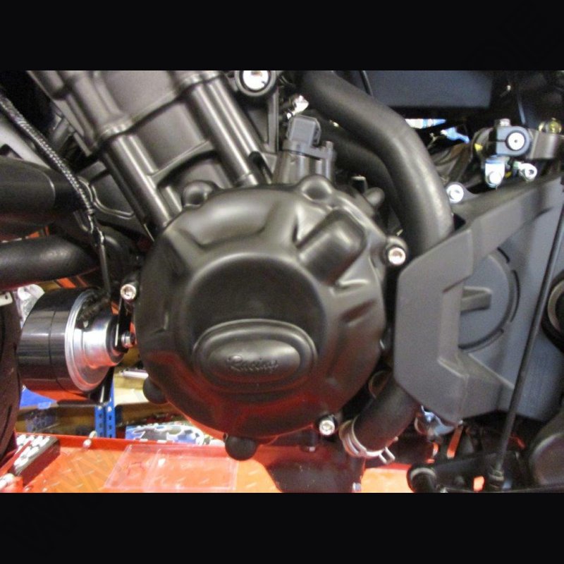 R&G \"Strong Race\" Lichtmaschine Protektor Honda CBR 650 R / CB 650 R 2021-